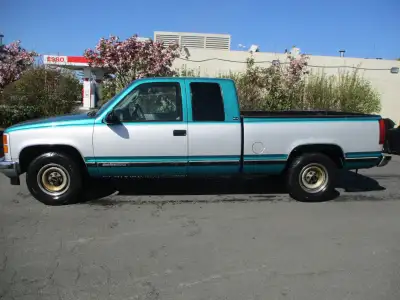 "Being 30 years old now" qualifies for Collector Plates $295 Annual ICBC Insurance. All factory orig...