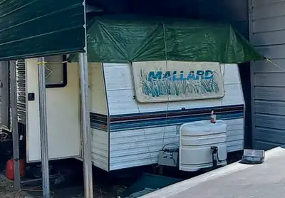 I have a 1994 Mallard 27' travel trailer for sale. Sleeps up to 6. Full rear bedroom. Mid-kitchen an...