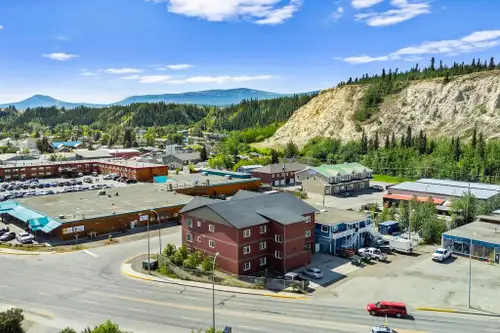 RARE FIND! Top-Floor 3 Bed + Den Condo | 301-402 Baxter St | $669,999 Listed by: Brittany Widrig, Re...