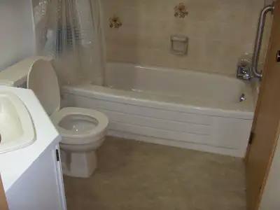 Fully furnished 3 Bedroom House 3.5 kilometers from TRU. { Upper Sahali on Springhill Drive.} All Ut...