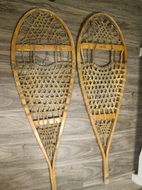vintage Chestnut Canoe Co. Ltd Snowshoes / 14 x 42