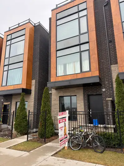 House for rent 200 Malta Ave Brampton, three bedroom, 2 living rooms, 2 full washrooms and 1 pounder...