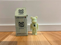 BEARBRICK BE@RBRICK Series 44 Basic Letter “E” Glow In The Dark