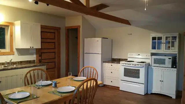 Queens Bay Hideaway Balfour in British Columbia in Canada - Image 6