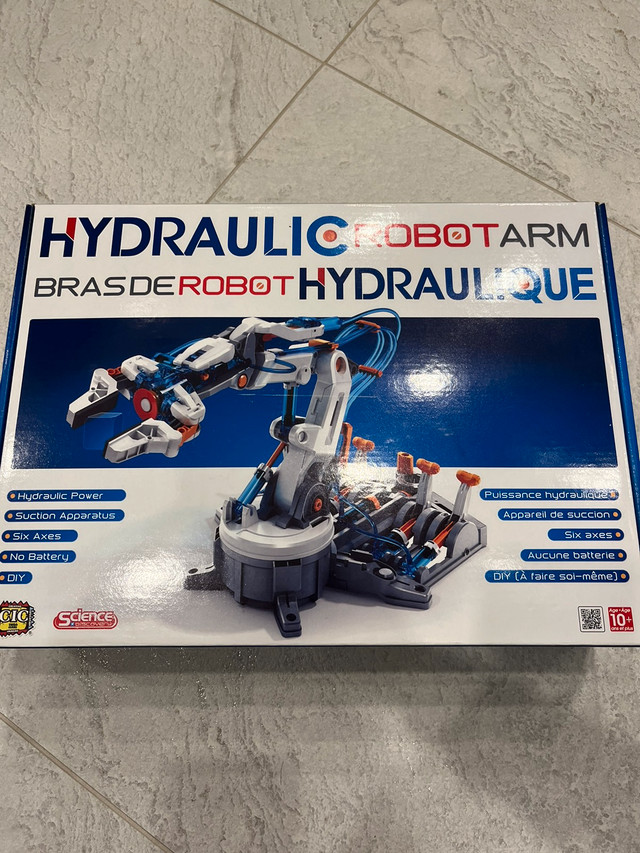 CIC Hydraulic Robot Arm in Toys & Games in Norfolk County