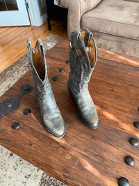 New size 7 Ladies Boulet Cowboy Boots