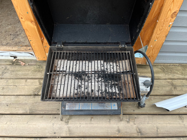 Broil King Table top BBQ in BBQs & Outdoor Cooking in Saskatoon - Image 2