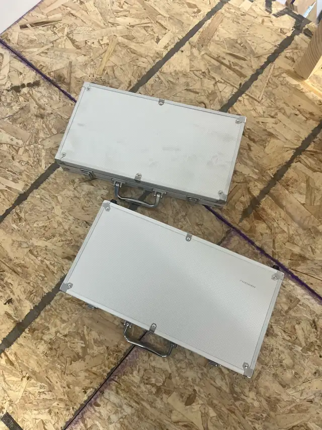 Poker chips  in Toys & Games in Thunder Bay - Image 3