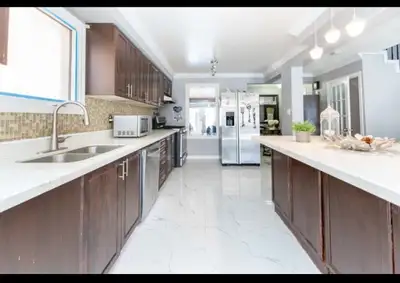 Main Floor 4 bedroom House for rent Brampton - Sep 1st. Location Hurontario St & Williams Pkwy. 4 be...