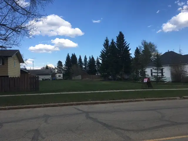 Motivated Seller Has Bare Lot For Sale Make Me An Offer