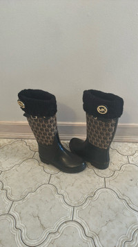 Michael Kors boots size 6/7