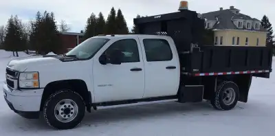 2014 Chev 1 ton Crew Cab Dump Truck 6.0L Chev Gas engine Auto Trans VIN: 1GB4CZCG4EF156962 ODOM: 190...