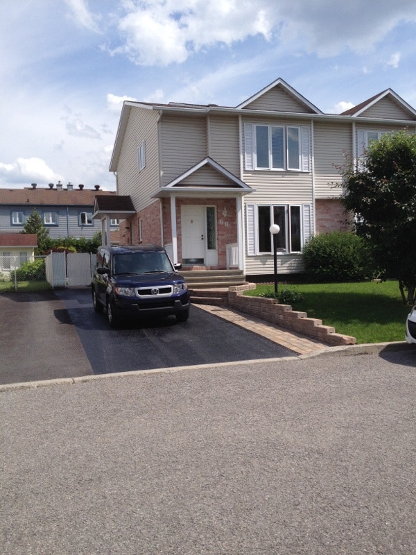 STUDENT MASTER BEDROOM for RENT University of Ottawa Room Rentals