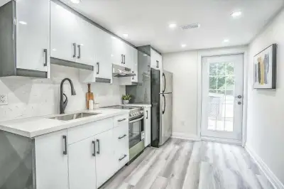 Bright and spacious 1 Bed 1 Bath oshawa WALKOUT basement (above ground) for rent in very quiet neigh...