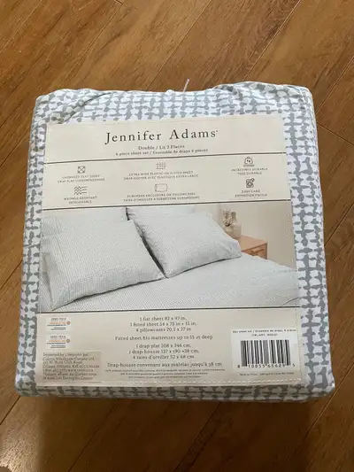 Jennifer Adams’ Double Bed Set - New, View more