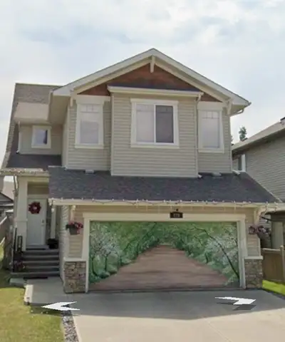 Fully furnished and functional room for rent in newly renovated basement. All utilities included, st...
