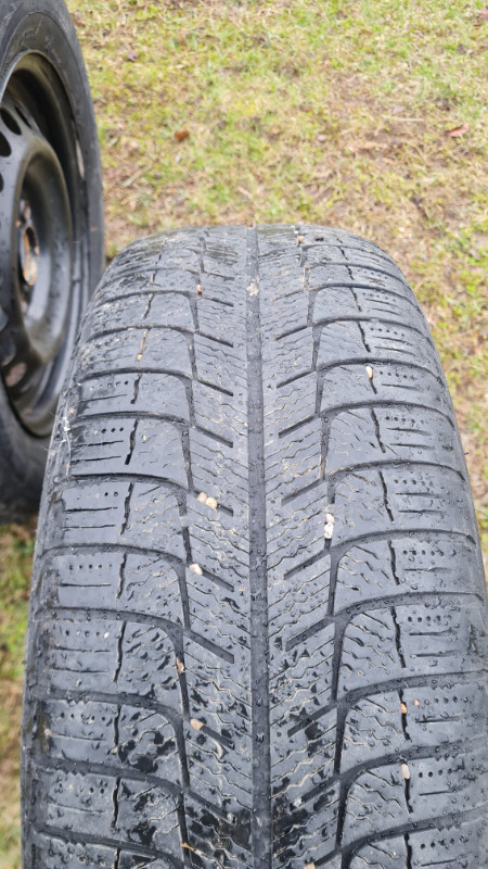 Used tires for Honda Civic in Tires & Rims in Annapolis Valley - Image 4