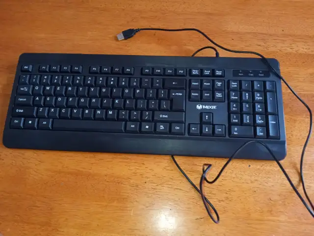 USB interface keyboard in Mice, Keyboards & Webcams in Calgary - Image 2