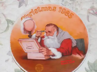 HERITAGE COLLECTION CLOSED IN 1980 8 PLATES IN CASE