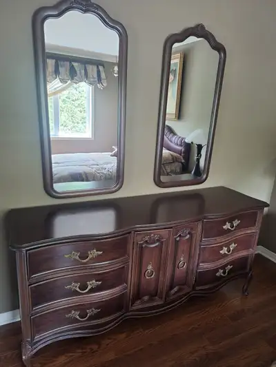 Commode en bois massif, View more