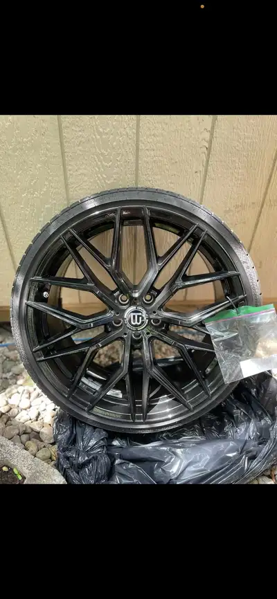 20 inch braelin BR10 rims and tires. Bolt patten 5x112mm. One rim has minor scratches. Other then th...