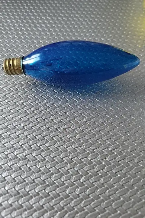 10 New indigo blue light bulbs in box in Indoor Lighting & Fans in Ottawa - Image 5