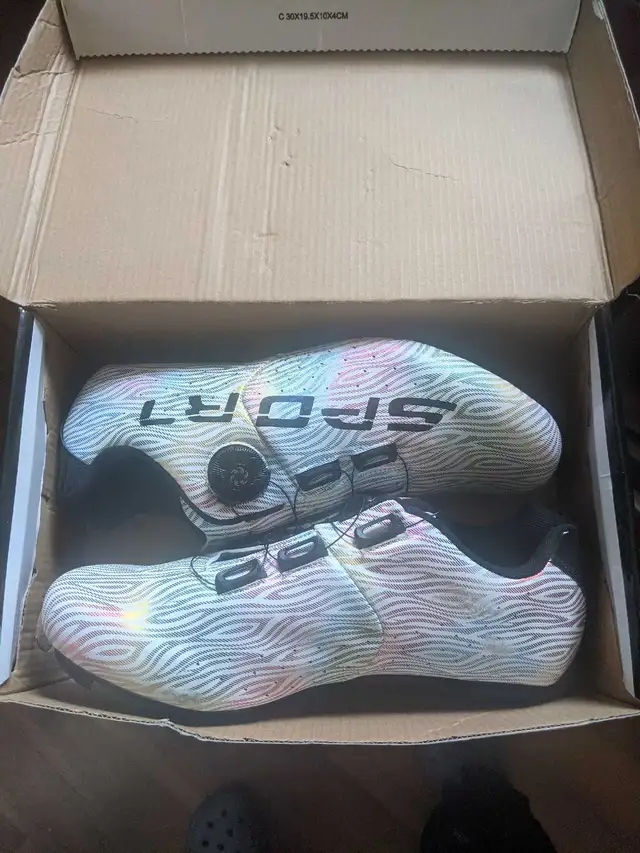 S-RACING Cycling Shoes 8/9.5 in Clothing, Shoes & Accessories in St. Catharines - Image 2
