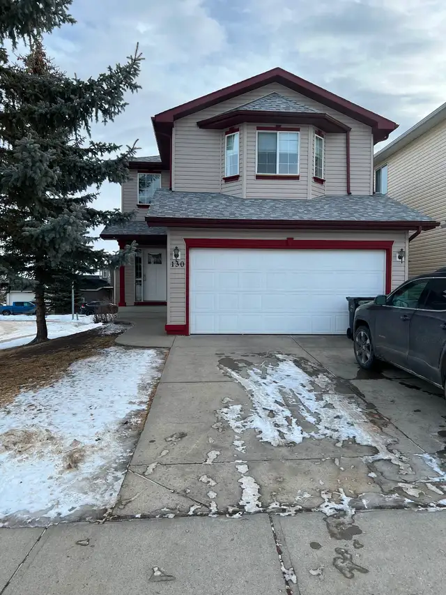 $2200/month Well kept Harvest Hills D. garage house for rent