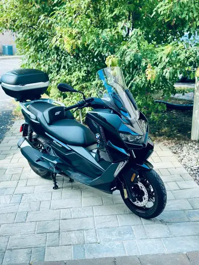 Selling my 2023 BMW C 400 GT Maxiscooter in mint condition with less than 1,000 km on the clock. Pow...