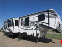 Fuzion Chrome 401 Toy Hauler Fifth Wheel