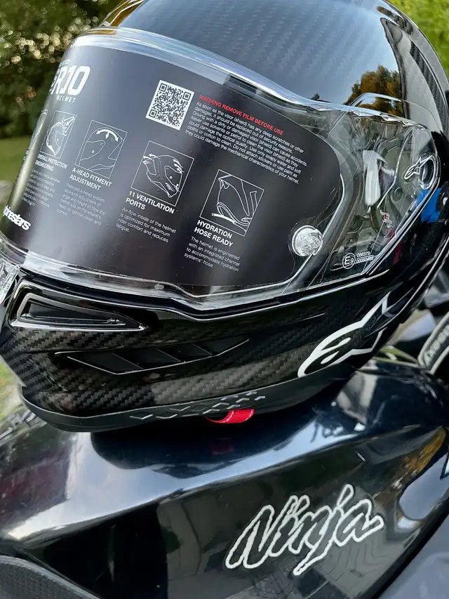 Brand New Alpinestars SuperTech R10 Black Carbon Helmet sale in Motorcycle Parts & Accessories in St. Catharines - Image 5