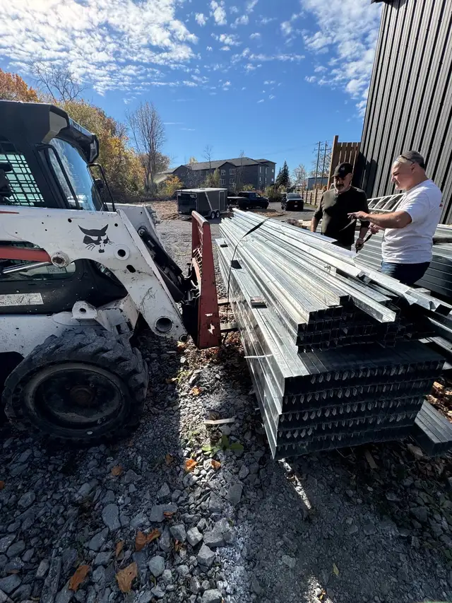 BOBCAT S630 2013 + Multiple Attachments (see add for details) in Other in Belleville - Image 4