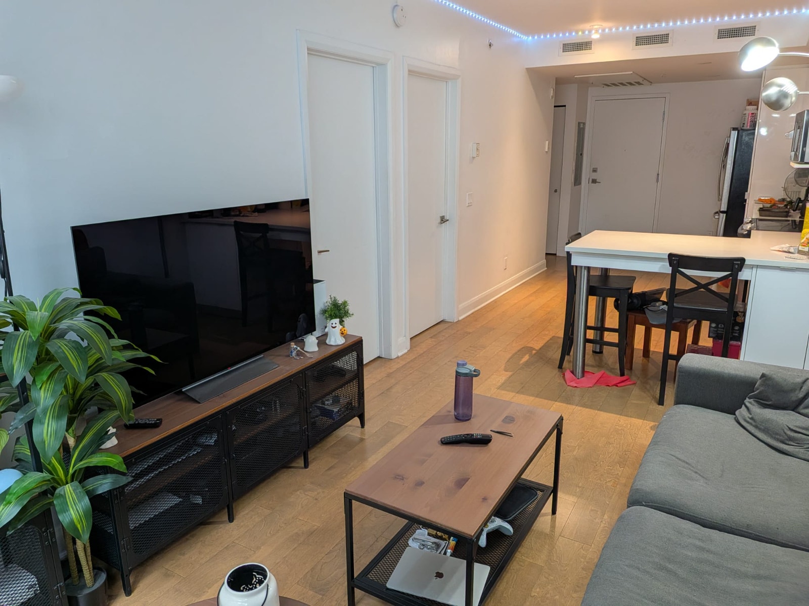 Lease Transfer – Modern 1-Bedroom Apartment | September or Octob — photo 1
