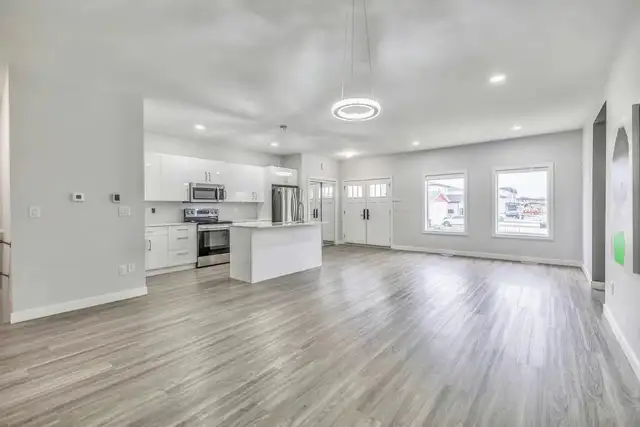 8 bedrooms and 3 full bathrooms for rent 