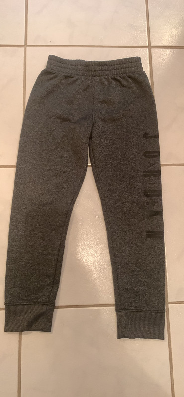 Jordan kids sweatpants -size 6-7 years in Kids & Youth in Thunder Bay - Image 2