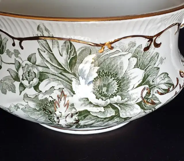 Fine Antique Semi-China Dunn Bennett Excelsior Peony Chamber Pot in Arts & Collectibles in London - Image 10