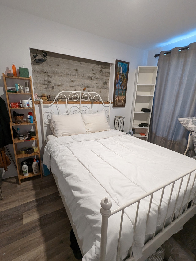 Lit IKEA Double + Sommier à vendre, très bon état !!! | Lits et matelas |  Ville de Montréal | Kijiji