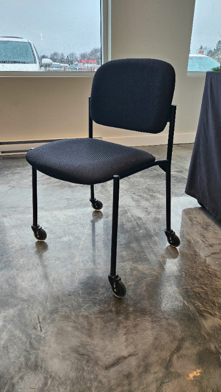 Chaise de bureau (4) dans Chaises, Fauteuils inclinables  à Longueuil/Rive Sud - Image 2