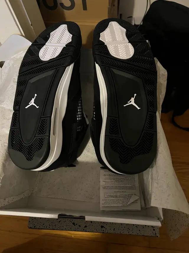 Jordan 4 white thunder in Men's Shoes in City of Toronto - Image 7