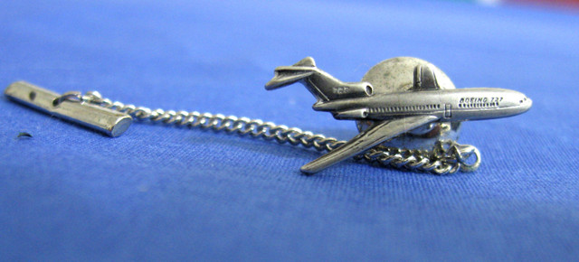 EPINGLE CRAVATE Vintage Sterling Boeing 727 Jumbo Jet  Tie  Pin dans Art et objets de collection  à Ouest de l’Île - Image 2