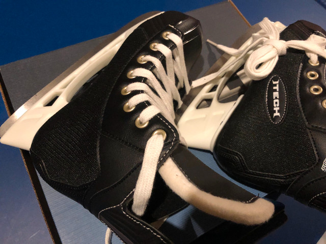 Brand New Boy's Hockey Skates Size 3 in Skates & Blades in Oshawa / Durham Region - Image 3