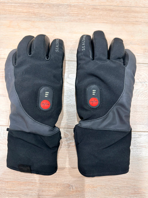 SealSkinz Waterproof Heated Cycling Gloves - Size L - Like New in Clothing, Shoes & Accessories in City of Toronto - Image 2