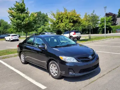 Toyota Corolla CE 2012, transmission automatique, 225 100 KM (km route et km certifiés), très économ...