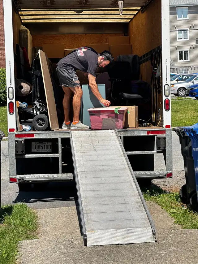KANG MOVERS MONTREAL / MOVING SERVICES62863711950723122