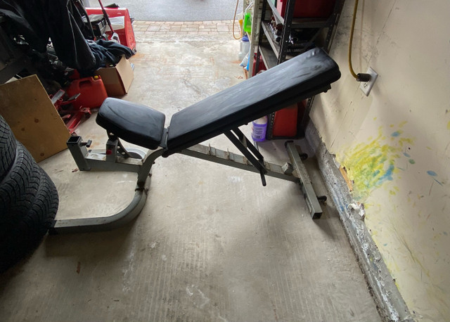 Adjustable weight bench in Exercise Equipment in Markham / York Region - Image 2