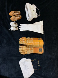 Vintage gloves and purse 