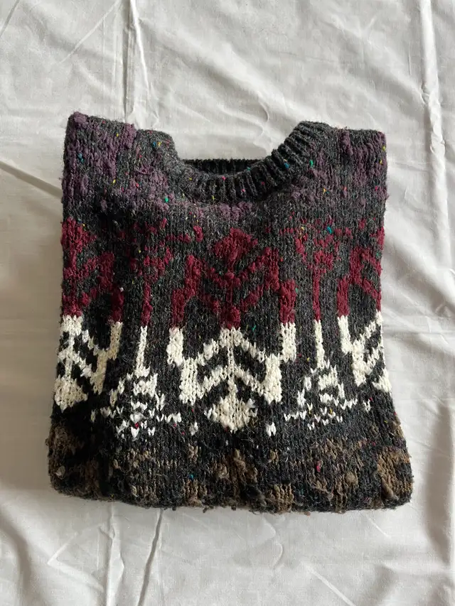 Men's Sweater in Men's in St. Albert - Image 4