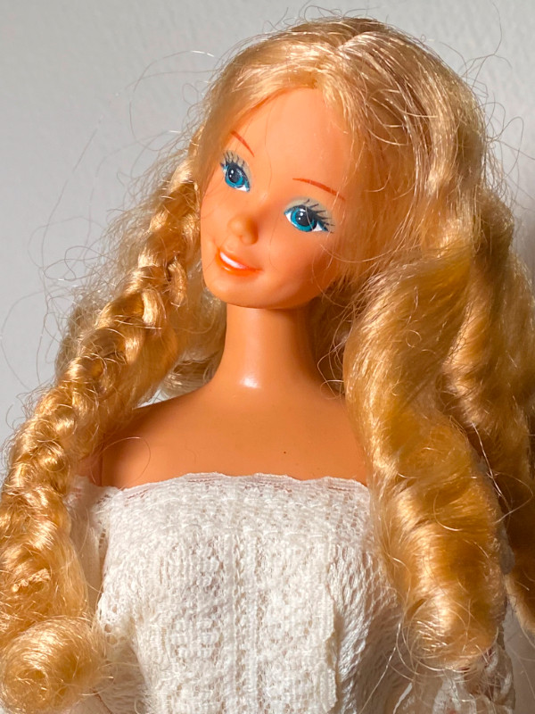 Vintage   Mattel Barbie Doll # 73 in Arts & Collectibles in Vancouver - Image 2