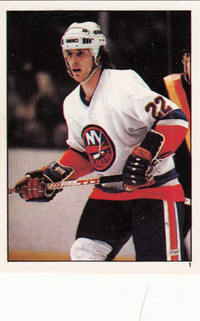 1982-83 OPC STICKER # 1 MIKE BOSSY ISLANDERS