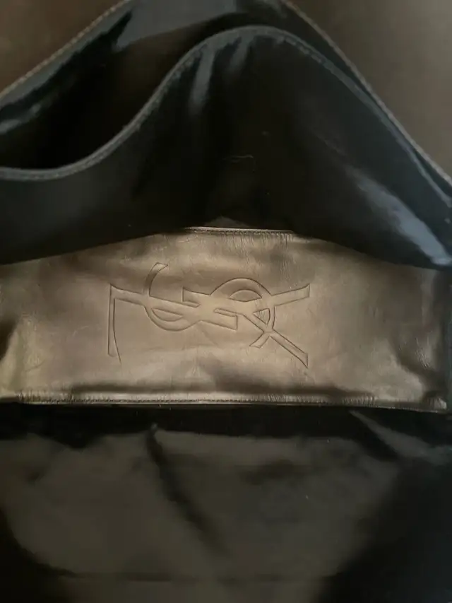 YSL leather tote bag in Women's - Bags & Wallets in City of Toronto - Image 6